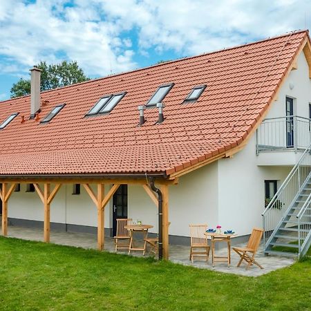 Apartmany Jedovary Trhove Sviny Exterior photo