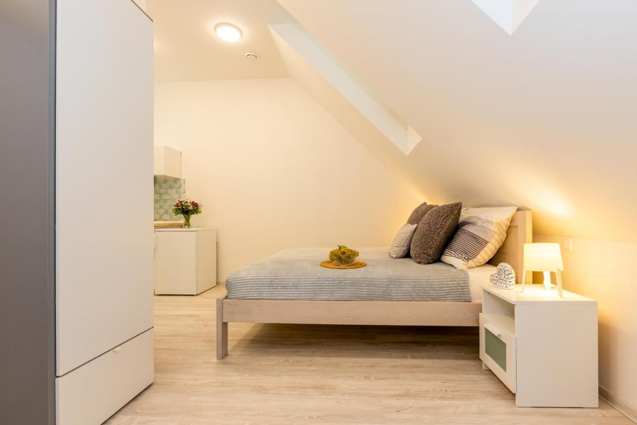 Apartmany Jedovary Trhove Sviny Exterior photo